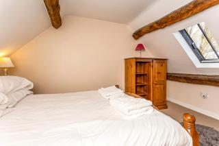 Bridge Farm Holiday Cottages - Cow Honeybourne - 1