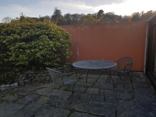 Cottage - Sleeps 4 - Pets Ok - Garden - Parking - 2