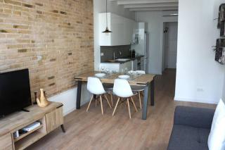 Barcelona Industrial Style Apartment - 7