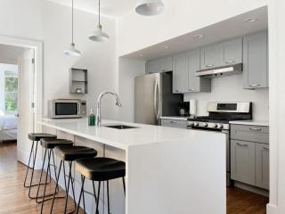 Historic 1900s Townhome with a Modern Flair - 9