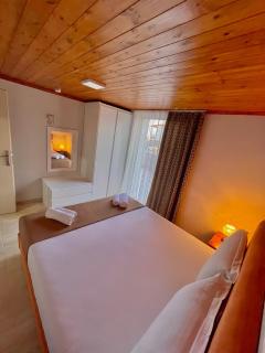 Crown Deluxe Apartments - Sarandë - 9
