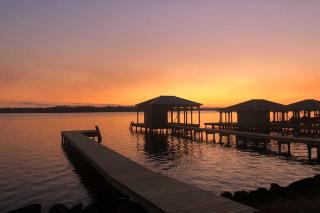 Pet-Friendly Lakefront Getaway with Hot Tub! - Coffee City - 9