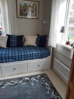 RÖDA STUGAN PÅ SLINKEN - 2