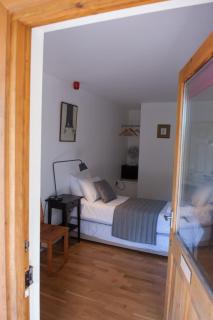 Cowbridge Cabins - Cowbridge - 1