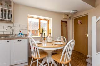 Bridge Farm Holiday Cottages - Cow Honeybourne - 5