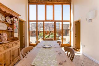 Bridge Farm Holiday Cottages - Cow Honeybourne - 4