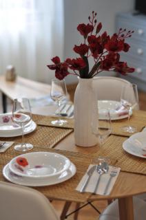 Black Gate - 2 Bedroom Apartment in the Heart of Old Town with Free Private Secured Parking - Braşov - 4