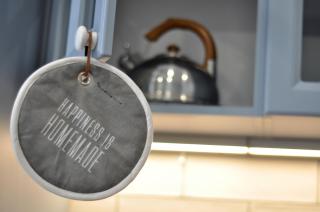 Black Gate - 2 Bedroom Apartment in the Heart of Old Town with Free Private Secured Parking - Braşov - 2