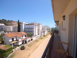 LETS HOLIDAYS Beautiful apartment in the center of tossa de mar - Tossa de Mar - 0