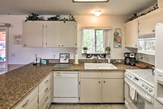 Arizona Home with Grill Less Than 1 Mi to Lake Havasu! - 2