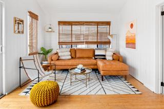 Cayuga Street Sunshine Retreat - Ocean Bay Park - 9