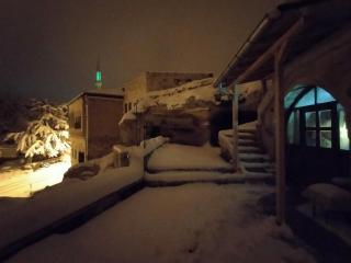 Deep Cave House - 4