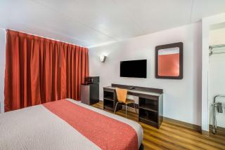 Motel 6-Henderson, TX - 1