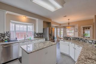 Newly Renovated Home with Spacious Interior & Backyard Pool - Perfect for Families! - Frisco - 2