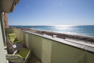 Splendido appartamento fronte mare con box doppio - 0