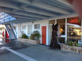 Redwood Inn - 8