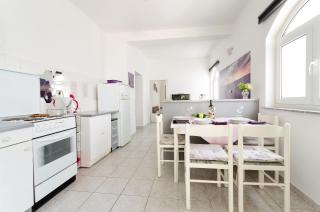 Apartments Ines - Banjol - 4