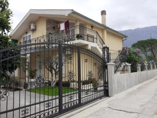 Apartment K2 - Radanovići - 0