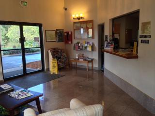 Super 8 by Wyndham Port Angeles at Olympic National Park - Port Angeles - 7