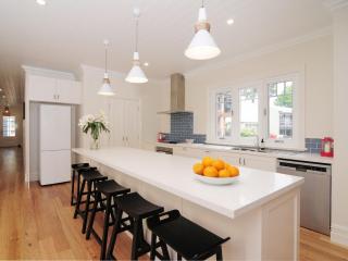 This Is It - stylish 4-bedroom Vincentia retreat - Vincentia - 8