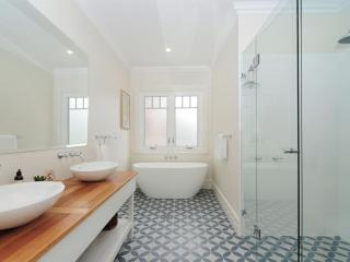 This Is It - stylish 4-bedroom Vincentia retreat - Vincentia - 7