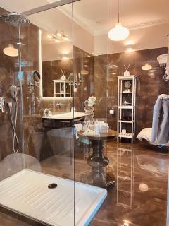 Adora Luxury Hotel - 4