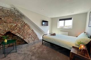 Large House near Victoria Park For Groups, 10 mins bus to City Centre - 8