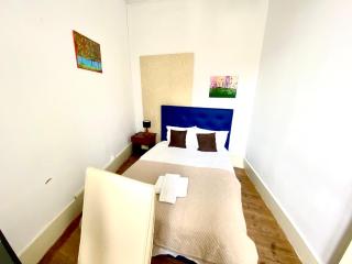 Nature Chiado 2- Cozy Little Double Room with shared bathroom - Lisboa - 4
