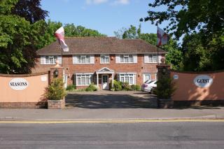 All Seasons Gatwick Guest House & Parking - Horley - 0