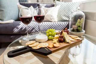 The Artist's Escape by Grandeur Property - 6