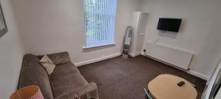 No 7 - 1 BED NEAR SEFTON PARK AND LARK LANE - 3