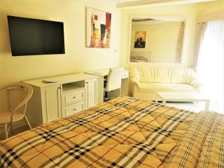 12th floor studio apartment at Jomtien Beach Condominium - 4