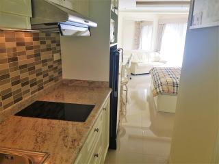 12th floor studio apartment at Jomtien Beach Condominium - 1