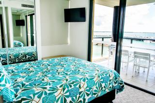 Absolute Waterfront - Tropical Aurora Top Floor Over The Water - 3