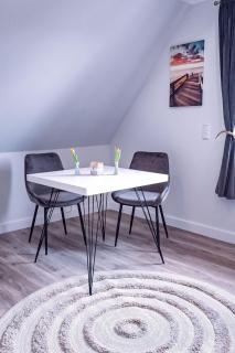 Flippi-s-Hues-WEST - 4