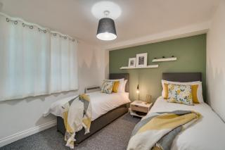 Chic and Bright Apartment Near the Water - Plymouth - 9