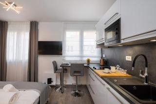 Luxury Studios & Room Five - 1