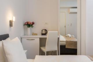 Luxury Studios & Room Five - 9
