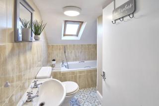 Host & Stay - Cooks Cabin - Whitby - 7