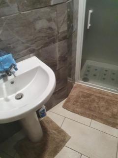 En suite bedrooms, Heaton, Newcastle - 6