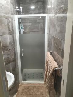 En suite bedrooms, Heaton, Newcastle - 0