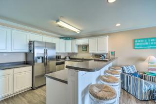 Ocean-View Oak Island Condo, 1 Block to Beach! - Oak Island - 8