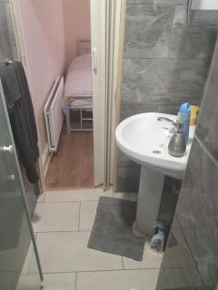 En suite bedrooms, Heaton, Newcastle - 5