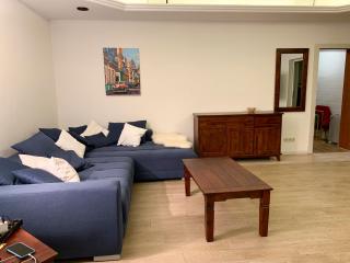 Große & voll ausgestattete Apartments, Studios, Doppelzimmer, Workspace, Parkplatz, Netflix, Prime & schnelles Wifi in ruhiger Lage mit Garten - Rudolstadt - 2