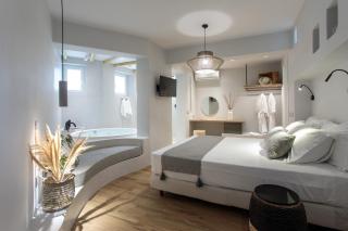 Sunday Luxury Suites - 3