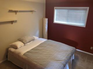 Retro West Near Indian Creek Golf Course - 30 day minimum home - 6