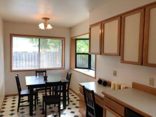 Retro West Near Indian Creek Golf Course - 30 day minimum home - 3