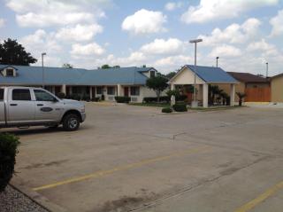 Best Western Regency Inn & Suites - Gonzales - 9