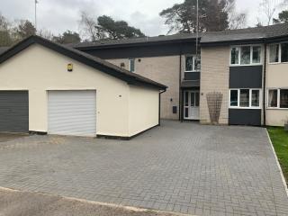 5 Bed Camberley Airport Accommodation - Camberley - 9