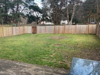 5 Bed Camberley Airport Accommodation - 8